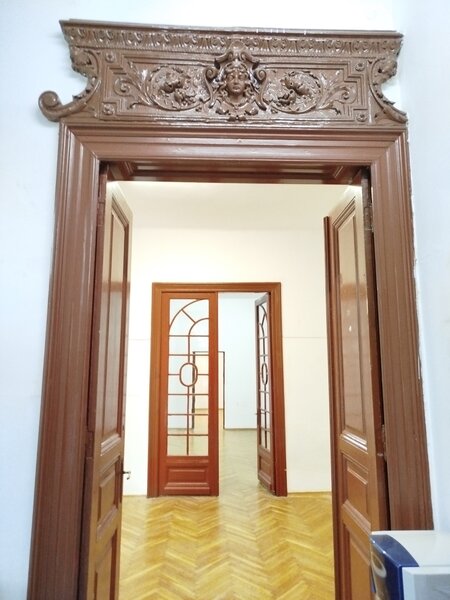 Pache libera unica spatioasa cu parcare, vila cu prestanta locatie eleganta