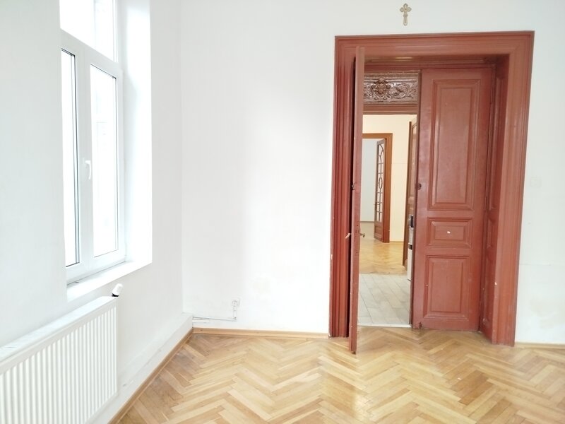 Pache libera unica spatioasa cu parcare, vila cu prestanta locatie eleganta