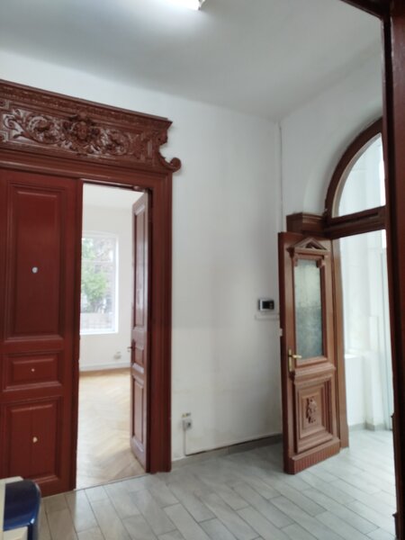 Pache libera unica spatioasa cu parcare, vila cu prestanta locatie eleganta