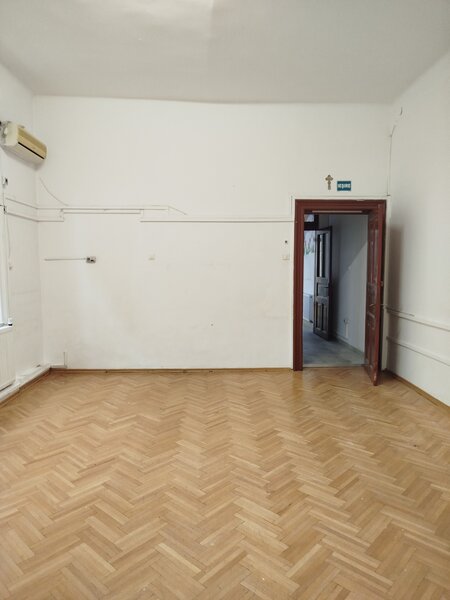 Pache libera unica spatioasa cu parcare, vila cu prestanta locatie eleganta