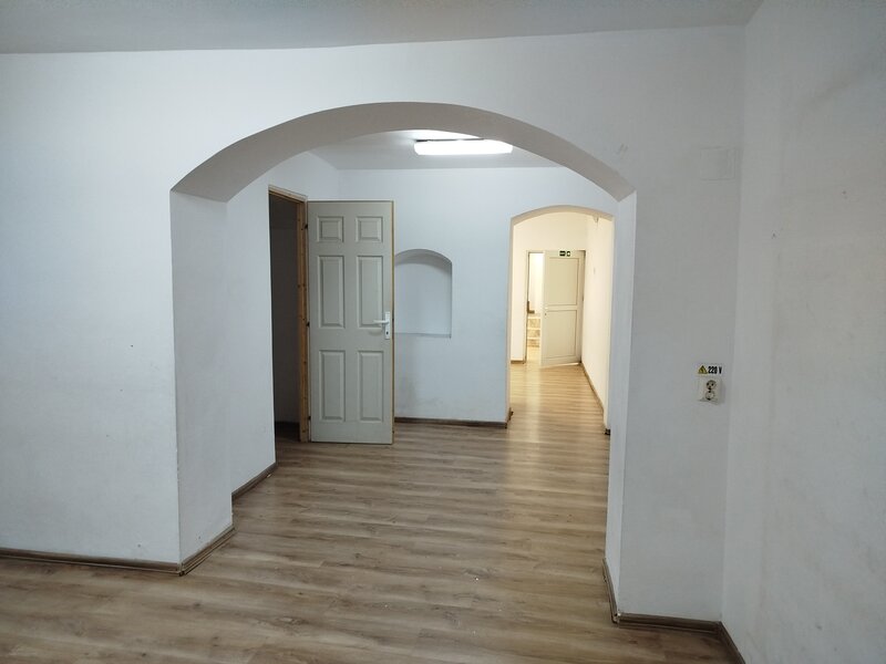 Pache libera unica spatioasa cu parcare, vila cu prestanta locatie eleganta