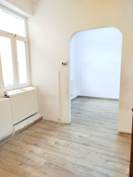 Pache libera unica spatioasa cu parcare, vila cu prestanta locatie eleganta